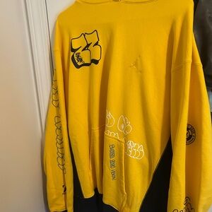 Yellow and Black Graphic Men's Sweater